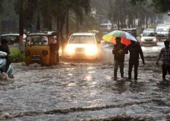 पुण्यात पावसामुळे महिला व मुलाचा मृत्यू, पायाभूत सुविधांवर प्रश्नचिन्ह