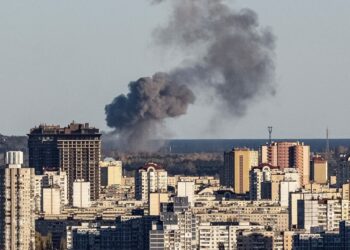 रशियाचे युक्रेनच्या 2 शहरांवर हल्ले, ३१५ ड्रोन आणि ७ क्षेपणास्त्र डागले