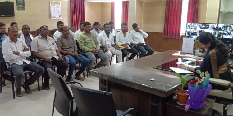 Vanchit Bahujan Aaghadi : अकोला जिल्हा परिषदेतील प्रशासनाच्या भ्रष्टाचाराविरोधात वंचित बहुजन युवा आघाडीचे सीईओंना निवेदन!