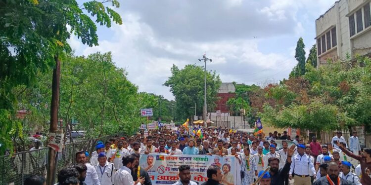 Vanchit Bahujan Aghadi : 76 लाख मतांच्या रहस्यमय वाढीविरोधात सोलापूर येथे वंचितचा जनआक्रोश मोर्चा!