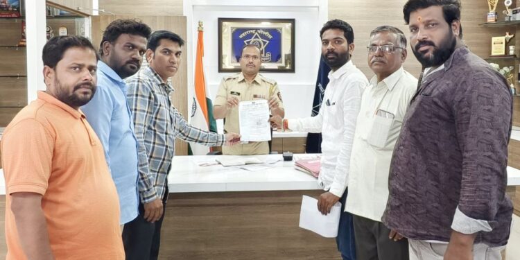 बीडमधील कोचिंग क्लासमध्ये अल्पवयीन विद्यार्थिनीवर लैंगिक अत्याचार; फरार आरोपींना राजकीय वरदहस्त कोणाचा?