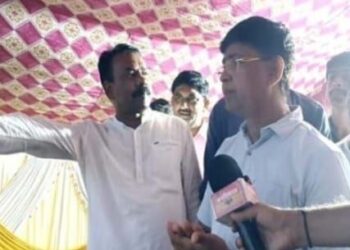 दर्यापूर नगरपालिकेच्या भोंगळ कारभाराविरोधात वंचित बहुजन आघाडी आक्रमक; जिल्हाध्यक्ष संजय चौरपगार यांनी अधिकाऱ्यांना धारेवर धरले