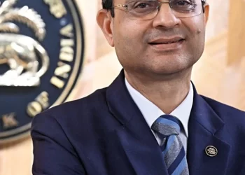 रिझर्व बॅकेकडून सलग तिसरी व्याजदर कपात, अर्धा टक्के व्याजदर कपातीमुळे कर्जदारांना दिलासा