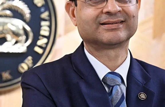रिझर्व बॅकेकडून सलग तिसरी व्याजदर कपात, अर्धा टक्के व्याजदर कपातीमुळे कर्जदारांना दिलासा