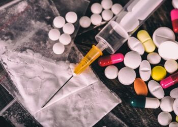 Crime : पुणे पोलिसांची मोठी कारवाई: २६ लाखांचे अमली पदार्थ जप्त, दोघे अटकेत