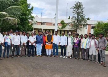 मदारी समाजाच्या 15 कुटुंबांना बेघर केल्याने वंचित बहुजन आघाडी आक्रमक; जिल्हाधिकाऱ्यांकडे कारवाईची मागणी