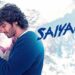 'Saiyaara' या चित्रपटाने प्रदर्शित झाल्यानंतर अवघ्या काही दिवसांतच प्रेक्षकांच्या मनात घर केलं आहे. पहिल्यांदा केवळ ८०० स्क्रीन्सवर प्रदर्शित झालेला हा चित्रपट, वाढत्या मागणीमुळे आता थेट २,००० स्क्रीन्सवर झळकत आहे.