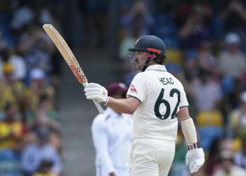 "वेस्ट इंडिजचा ऐतिहासिक अपमान ; अवघ्या 27 धावांत संघ गारद; क्रिकेटविश्वात खळबळ"