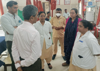 भोकरदन ॲसिड प्रकरणी जिल्हा शल्यचिकित्सकांकडून पीडितेची भेट ; दोषींवर कारवाईचे आश्वासन 