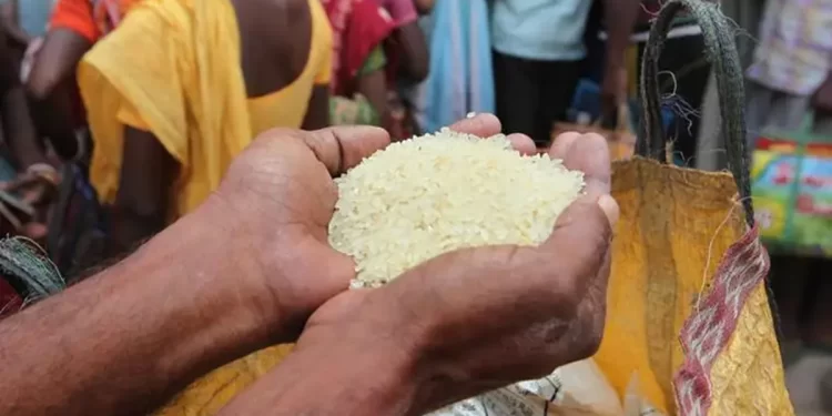 कारंजामध्ये रेशन धान्याच्या काळाबाजाराचा पर्दाफाश; ७ लाखांचा मुद्देमाल जप्त