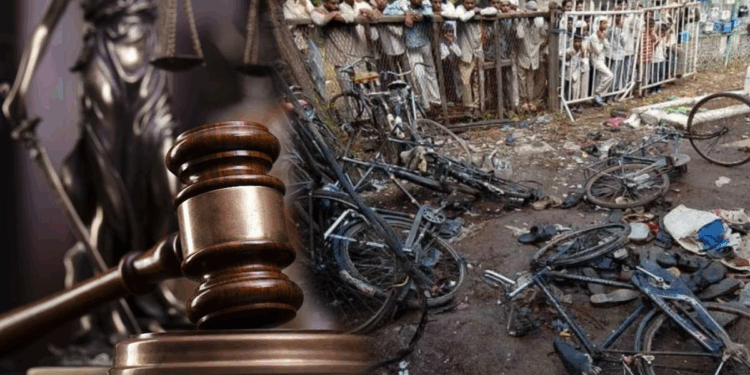 मालेगाव बॉम्बस्फोट: १७ वर्षांनी सर्व आरोपींची पुराव्यांअभावी सुटका