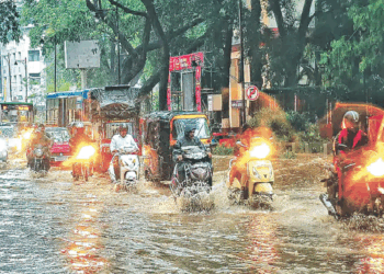 कोकणात पावसाचा हाहाकार; नद्या दुथडी भरून, नागरिकांना सतर्कतेचा इशारा