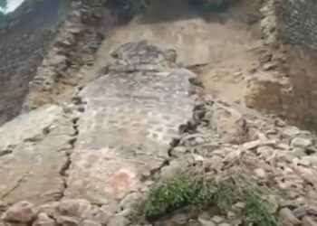 बाळापूर किल्ल्याचा बुरुज कोसळला: ऐतिहासिक वारसा जपण्या कडे दुर्लक्ष?