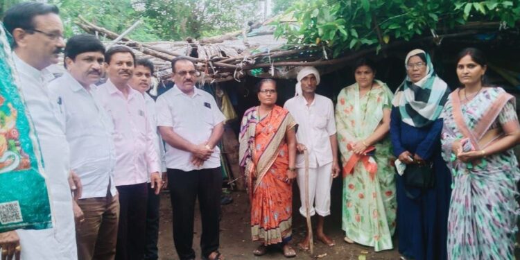 पारस तालुका बाळापूर येथे ढगफुटी! वंचित बहुजन आघाडी जिल्हा पदाधिकाऱ्यांनी दिली भेट!