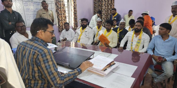 कळमनुरी PMKSY घोटाळा: VBA चे 'थाळी बजावो' आंदोलन, १५ ऑगस्टपर्यंत कारवाईची मागणी