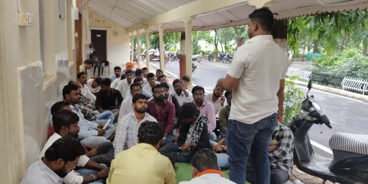 वंचित बहुजन युवा आघाडीचा अकोट तालुक्यात झंजावात; आठ सर्कलसाठी बैठका, शाखा नियोजन आणि तिरंगा रॅलीची तयारी