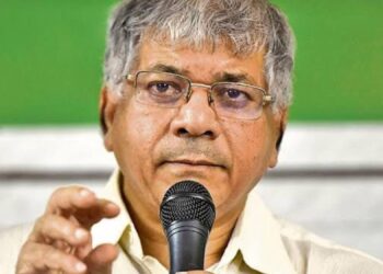 ‎ॲड. प्रकाश आंबेडकर यांच्या नावाने फेक टेलिग्राम अकाउंटवरून हॅकिंगचा धोका: आंबेडकरांचा सतर्कतेचा इशारा