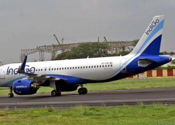 IndiGo Indore :   तांत्रिक बिघाडामुळे इंडिगोच्या विमानाचे इंदूरमध्ये इमर्जन्सी लँडिंग ; प्रवासी सुरक्षित