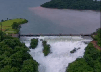 कोल्हापूरमध्ये नद्यांची पाणी पातळी वाढली, पंचगंगा इशारा पातळीकडे; ५८ बंधारे पाण्याखाली