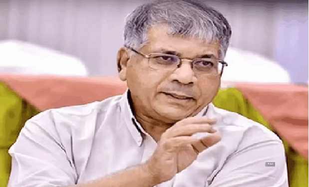 अॅड. प्रकाश आंबेडकरांचा काँग्रेसवर गंभीर आरोप; अनुसूचित जातींच्या बनावट सर्वेक्षणाचा कट 