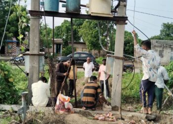 भंडारज बु. : वंचित बहुजन युवा आघाडीच्या पुढाकाराने लो व्होल्टेज समस्या निकाली;अनेक वर्षांचा त्रास संपल्याने गावात आनंदोत्सव!