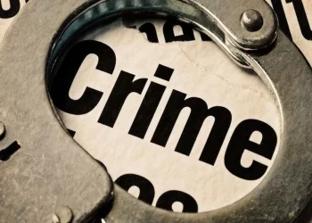 ग्रामसभेतील वादातून महिला सरपंचावर पेट्रोल हल्ला; दुचाकी जाळून खाक, मुलगा बचावला‎‎