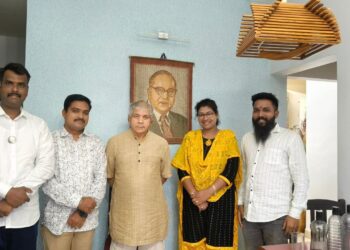 घाबरू नका मी तुमच्यासोबत!  कार्यकर्त्यांना बाळासाहेब आंबेडकर यांचा संदेश!