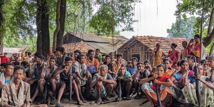 इंदापूरच्या बाभुळगावात आदिवासींवर लाठीचार्ज प्रशासनाच्या कारवाईचा वंचित बहुजन आघाडीकडून तीव्र निषेध