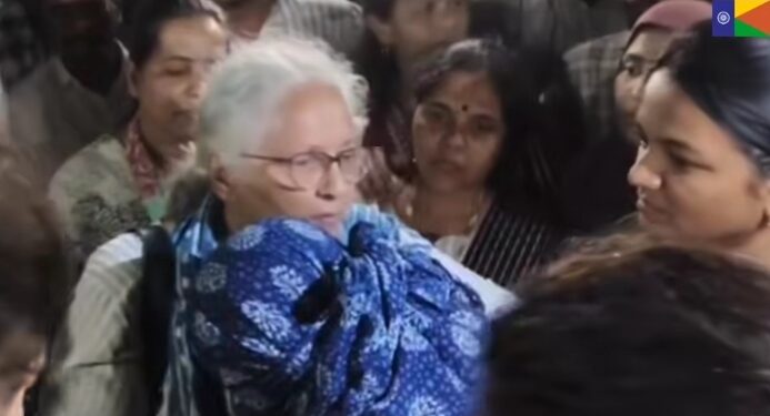 पुणे पोलिसांच्या मारहाणीच्या निषेधार्थ वंचित आक्रमक; अंजलीताई आणि सुजात आंबेडकर यांच्या नेतृत्वाखाली आंदोलन‎‎‎