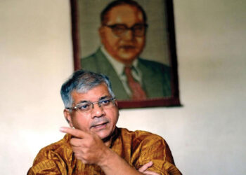 कायदा म्हणजे कायदाच असतो! पुणे पोलिसांच्या कार्यपद्धतीवर प्रकाश आंबेडकरांचे प्रश्नचिन्ह‎