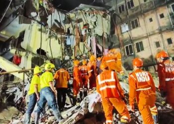 ‘रमाबाई अपार्टमेंट’ इमारत दुर्घटना: विरारमध्ये इमारत कोसळून 3 ठार, 20 ते 25 जण ढिगाऱ्याखाली