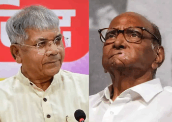 सामान्य माणसाला तुम्ही फसवू शकता, पण राजकीय कार्यकर्त्यांना फसवणं शक्य नाही - प्रकाश आंबेडकर यांची शरद पवारांवर टीका