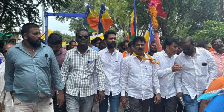 किसन चव्हाण यांच्या उपस्थितीत पाटोदा येथे विविध प्रश्नांवर वंचित बहुजन आघाडीचा हल्लाबोल मोर्चा