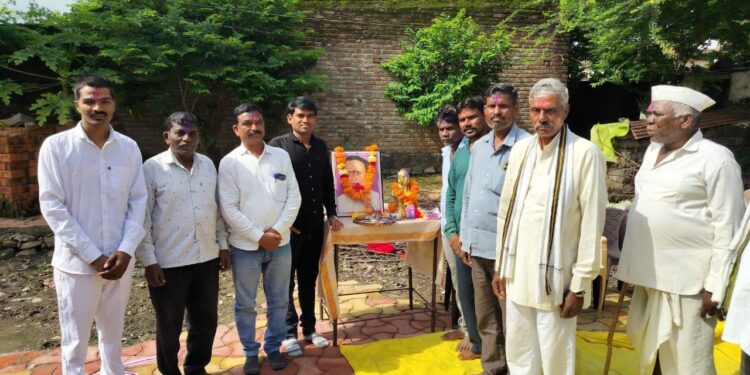 साहित्यरत्न अण्णाभाऊ साठे यांच्या 105 व्या जयंतीचा कार्यक्रम बोरगाव येथे उत्साहात संपन्न