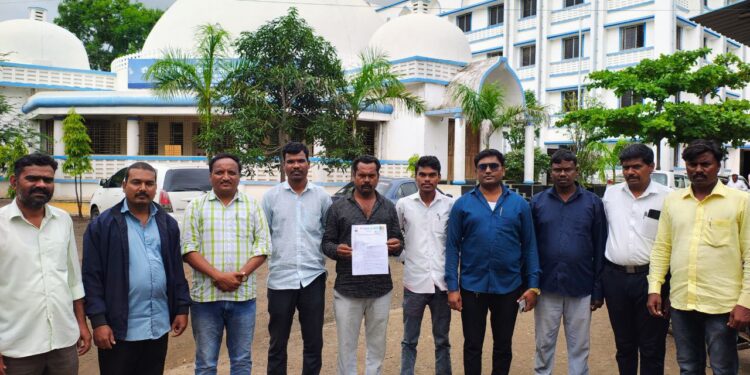 राज्य सरकारच्या हमीअभावी अनुसूचित जातीसाठी केंद्राचा निधी रखडला; वंचित बहुजन युवक आघाडीचे महात्मा फुले महामंडळ कार्यालयास निवेदन