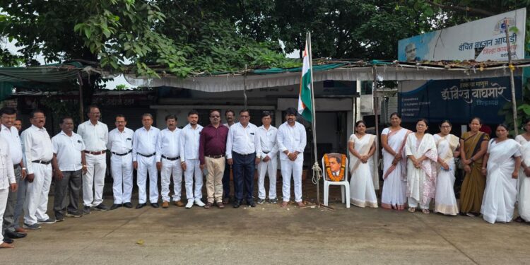 यवतमाळमध्ये वंचित बहुजन आघाडीच्या जिल्हा कार्यालयात ध्वजारोहणाचा कार्यक्रम संपन्न