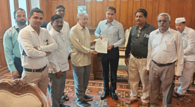 मुंबई म्युनिसिपल कामगार संघाच्या मागणीनंतर पालिका प्रशासन कराराचा पुनर्विचार करणार - प्रकाश आंबेडकर