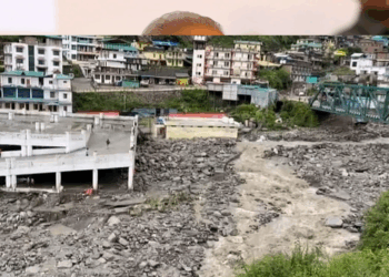 उत्तराखंडच्या उत्तरकाशी जिल्ह्यात ढगफुटीमुळे हाहाकार, अनेक घरं उद्धवस्त, बचावकार्य सुरू