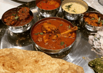 कुणी काय खावे हे तुम्ही कोण सांगणार?