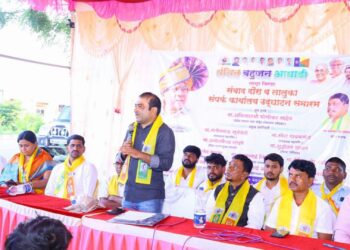 लातूरमधील रेणापूर येथे वंचित बहुजन आघाडीच्या तालुका संपर्क कार्यालयाचे थाटात उद्घाटन