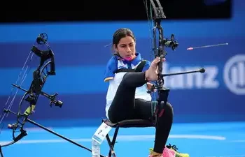 World Para Archery championship : भारताची  शीतल देवीने इतिहास रचला! पायांनी नेम साधत पटकावले सुवर्णपदक