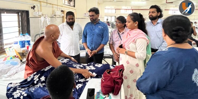 मुंबई विद्यापीठात भंतेजींवर सुरक्षारक्षकांची मारहाण; वंचित बहुजन आघाडीच्या पदाधिकाऱ्यांची रुग्णालयात धाव!