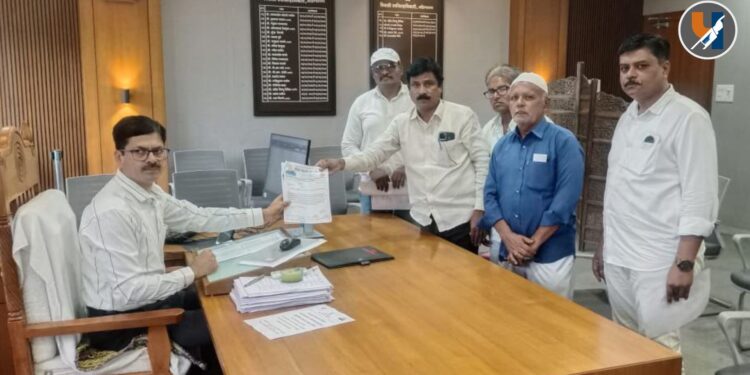 Ahmadnagar : शेतकऱ्यांमध्ये भेद न करता सरसकट नुकसान भरपाई द्यावी : प्रा किसन चव्हाण