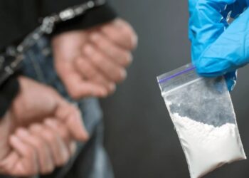 Pune Crime : पुणे विमानतळावर मोठी कारवाई: कॉफीच्या पाकिटातून तब्बल २.६१ कोटींचे अंमली पदार्थ जप्त