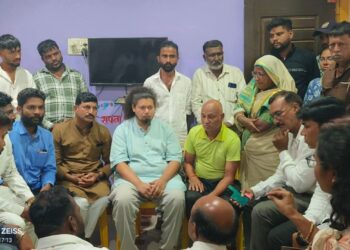 Beed News : बीडमधील यश ढाका यांच्या कुटुंबियांची सुजात आंबेडकर यांनी घेतली सांत्वनपर भेट