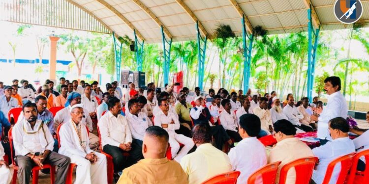 Ahmadnagar : वंचित बहुजन आघाडीच राज्यात विरोधी पक्षाची भूमिका बजावत आहे - प्रा. किसन चव्हाण