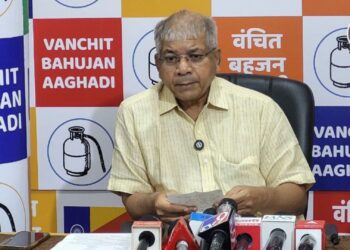 पंतप्रधान मोदी देशाचे परराष्ट्र धोरण फक्त अंबानीसाठी राबवताय - अॅड. प्रकाश आंबेडकर