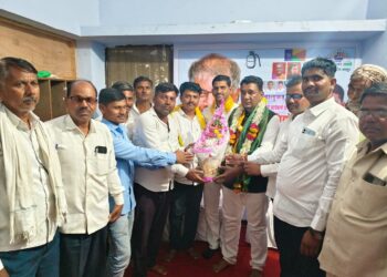 चाकूर येथे वंचित बहुजन आघाडीच्या तालुका कार्यालयाचे उद्घाटन