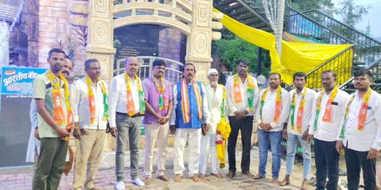 Parbhani : पूर्णा तालुक्यात रिपब्लिकन सेनेचे पदाधिकारी वंचित बहुजन आघाडीत