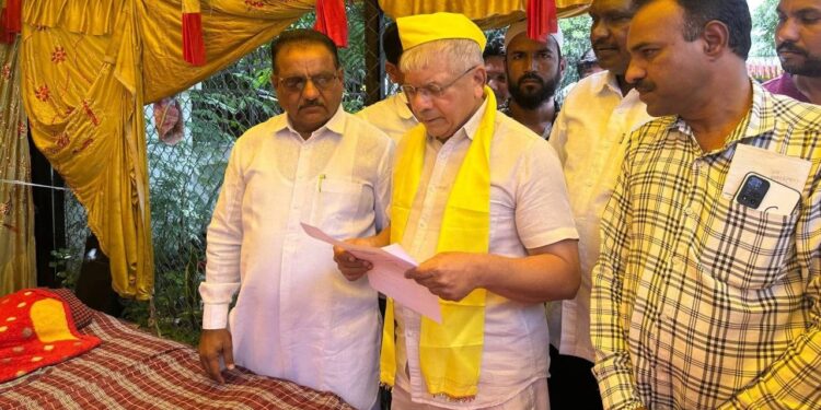 Akola Protest :  शेतकऱ्यांची कर्जमुक्ती करा आंदोलनाला बाळासाहेब आंबेडकर यांचा पाठिंबा